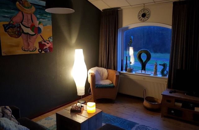 Appartement meublé avec goût avec un grand balcon, à 350 mètres de la plage