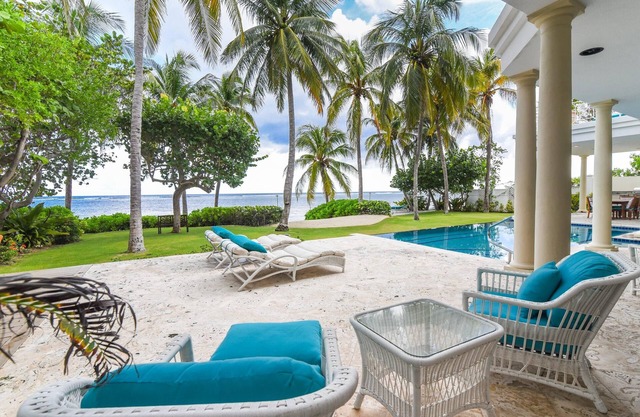 Spacious, Beachfront Villa with Private Pool & Balcony Suites