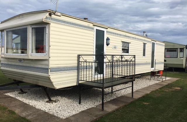 Taylor's Caravan Holiday's 8 Berth (Coral Beach)