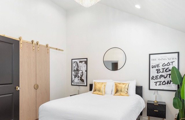 Taylor Swift Eras Inspired Home-10 min to Broadway Sleeps 10