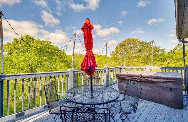 Taylorsville Cottage with Hot Tub and Lake Access!