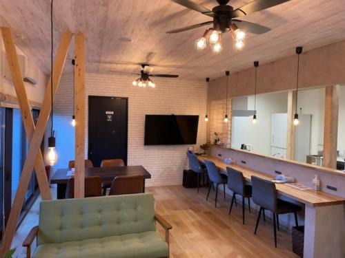 TC1 岡谷駅トモズカフェアネックス Tomo's Cafe