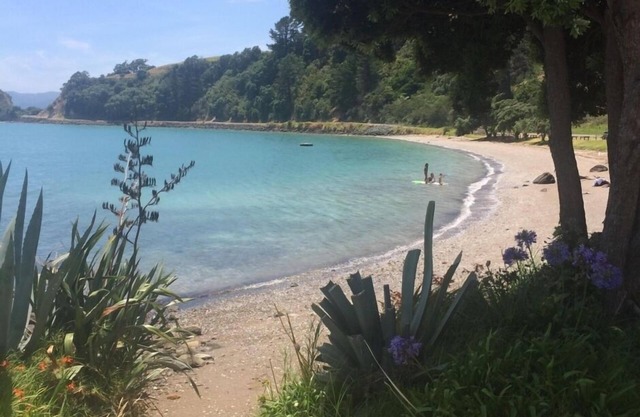 Te Kouma: Bach en bas