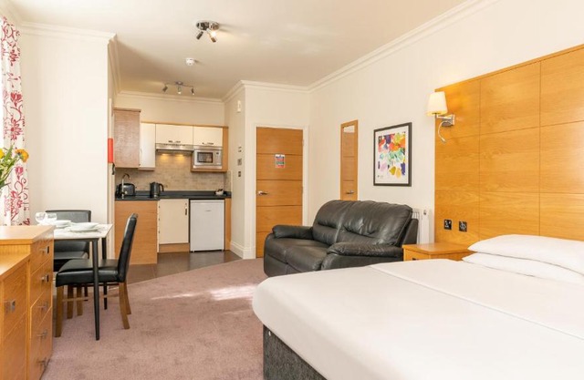 Teddington Lodge