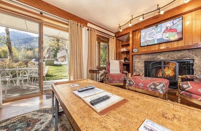 Teewinot A1: Teton Village - Impressionnant condo au rez-de-chaussée, pour 6 personnes - Accès à la piscine et au bain à remous!
