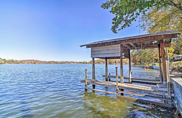 Ten Mile Home on Watts Bar Lake w/ 2 Docks!