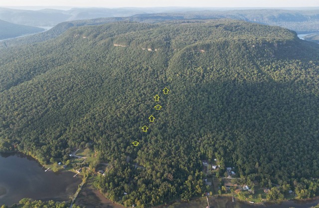 Tennessee River Gorge® Mt. #2 Treehouse "Amish Built"