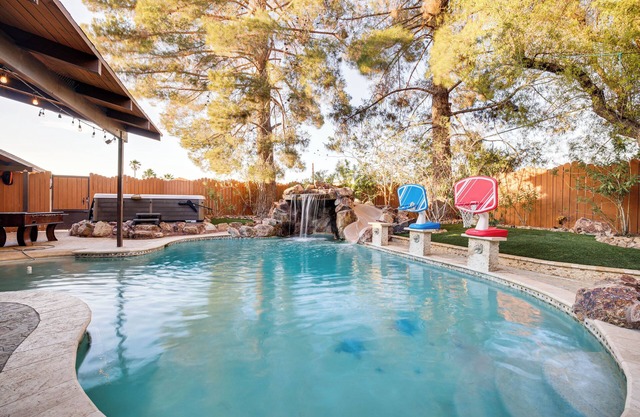 Tennis Court + Hot Tub: Las Vegas Ranch on 1 Acre
