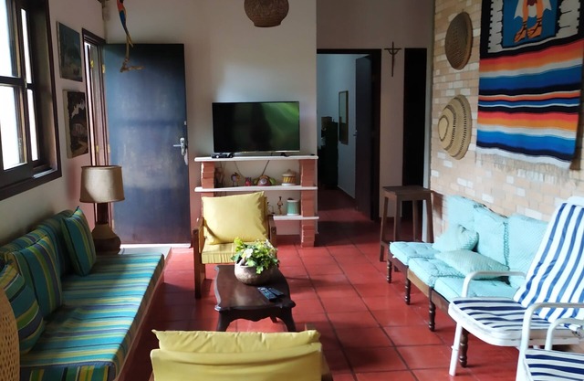 Charme avec piscine. 200 ms Tenorio, Praia Grande. Praia Vermelha et Itagua à pied!