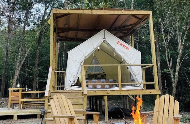 Tentrr Signature Site - Piney Woods Outpost