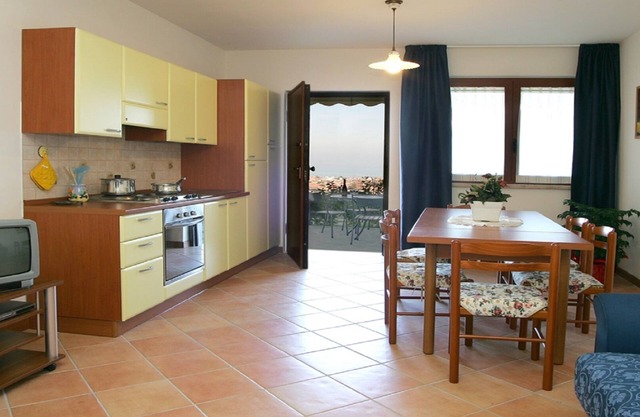 Appartement dans Villa vue mer: jardin, très cool, à l'abri.