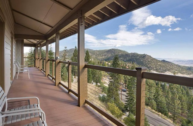 Terrific hotel suites next to Heavenly Stagecoach Resort