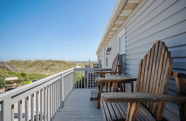 Terry-lar: 2 BR / 1 BA maison à Oak Island, pour 8 personnes