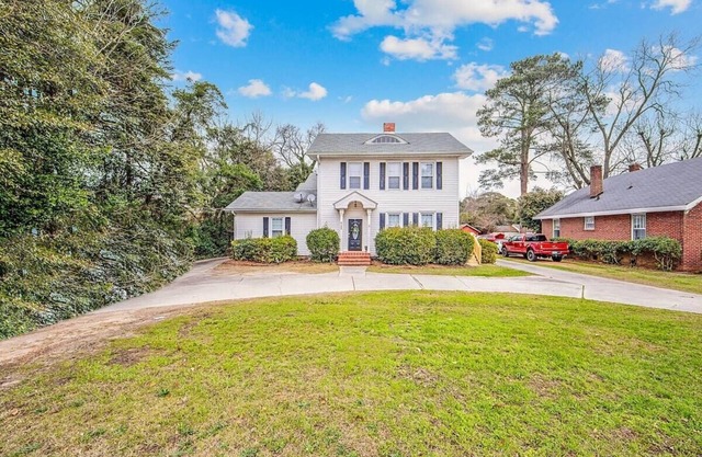 The Terry Sanford Guest House Apt A