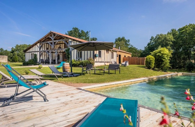 Tessa, holiday home with large swimming pool
