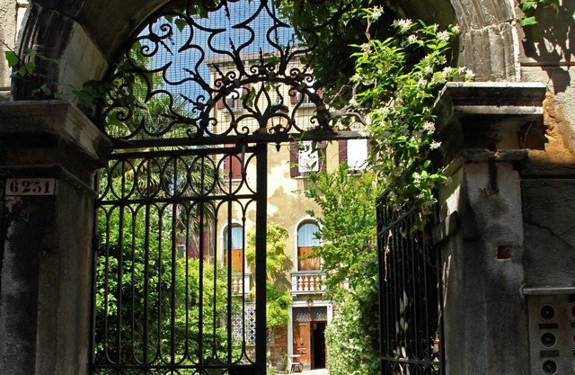 Testa - WR Apartments