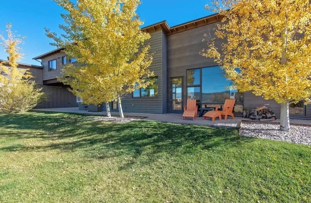 Teton Vista Retreat - Modern Seclusion with 360 Mountain Views