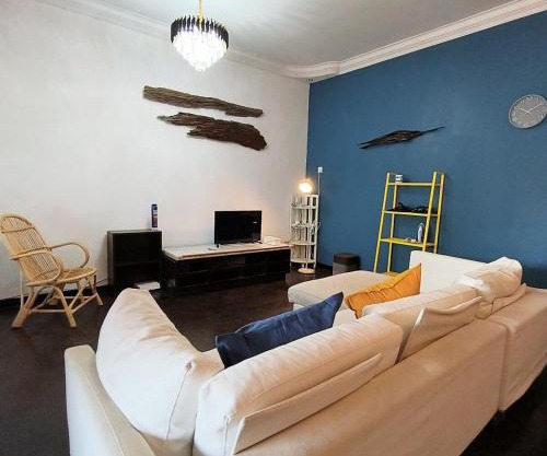 TG103a Pet Friendly 15pax, near beach side
