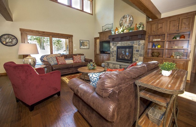 Suncadia Home Sleeps 12 ~ Isolé B / Yard w Great Patio, Hot Tub, Fire Pit
