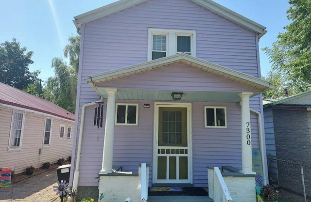 That ONE Purple House - Lake Access