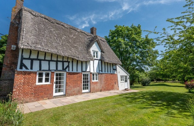 Thatched Cottage - Trois Chambres Maison, Couchages 4