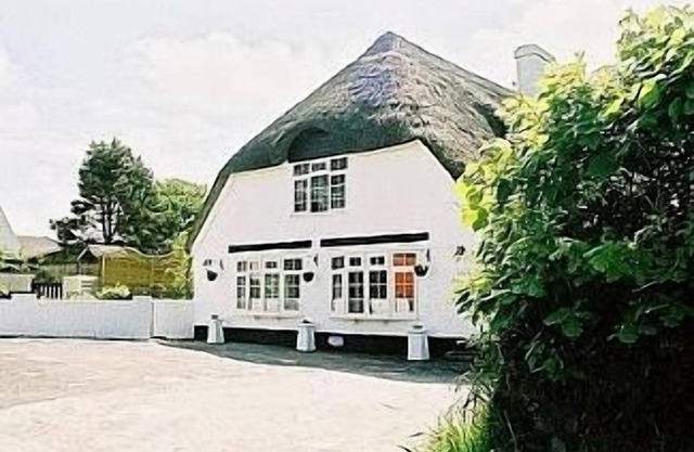 Chaumière avec privée piscine intérieure dans 3/4 acre de terrain