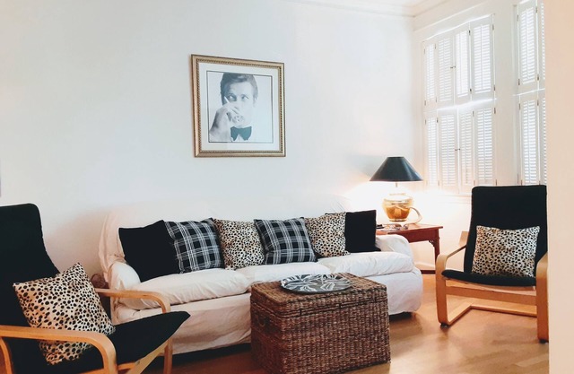 The 007 Flat - Posh Downtown Condo in Bloody Brilliant Location