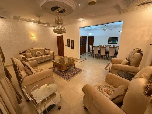 The 4-Bedroom Retreat in DHA