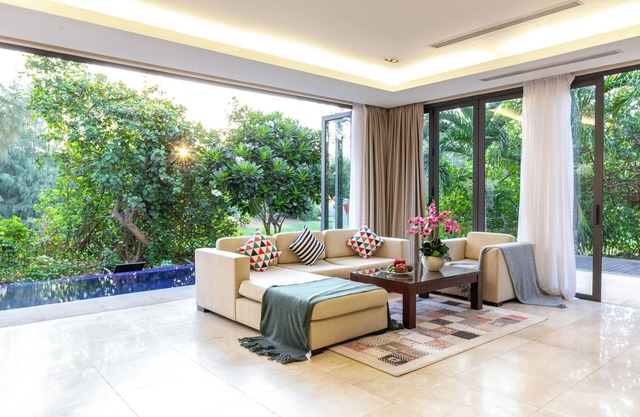 The 4 bedrooms villas near the beach, private pool, Ocean Villas resort Da Nang