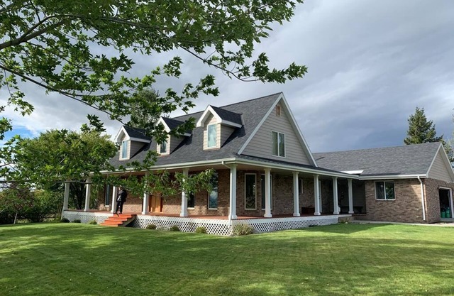 The All Inn - Charming Country Home on 20 Acres Just 10 Minutes From Bozeman