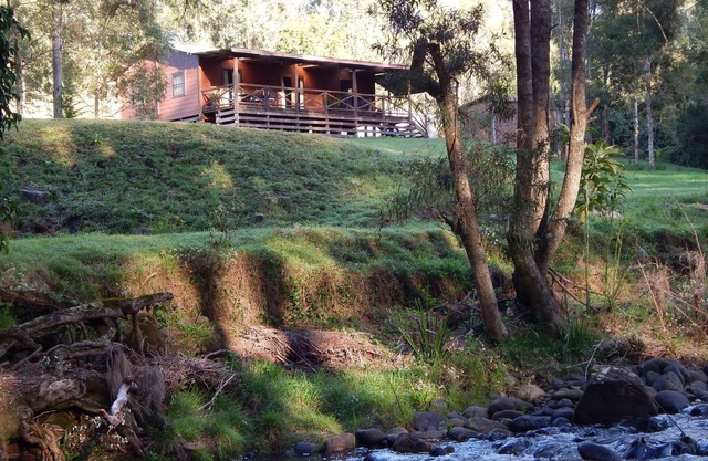 les Allyn River Cabins - "Riverview"