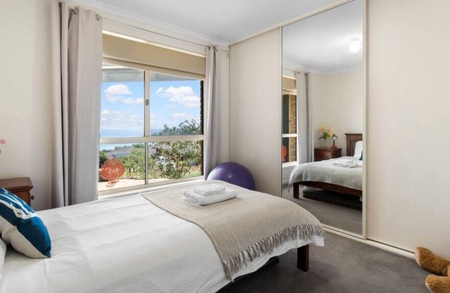The amazing Sea View Holiday Home - Hallett Cove
