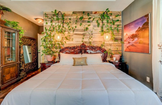 The Anchor ⭐️ 4BR Beach House w Balcony & King Bed