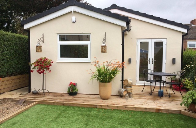 L'annexe est un bungalow détaché récemment terminé dans le jardin de notre maison.