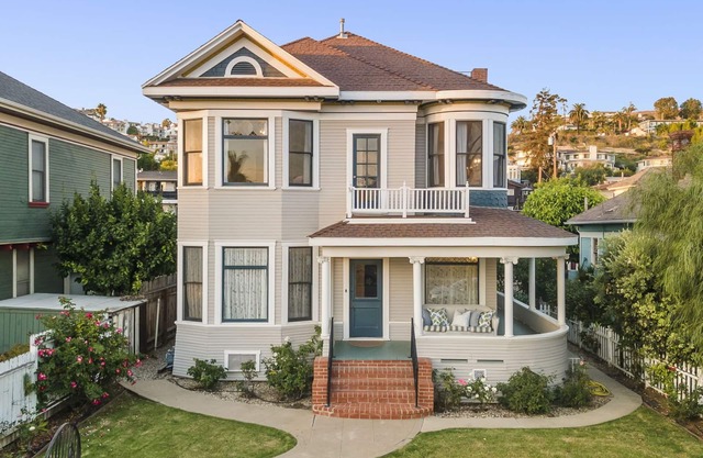 The Arabella House - Charmed Victorian in Historic Downtown Ventura