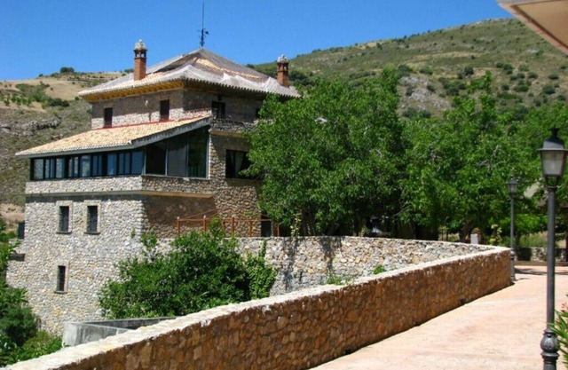 L'Argumosa. Belle villa privée avec piscines privées et spa près de la ville de Grenade