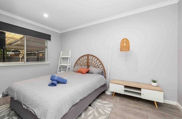 The Arlunya Escape: Pool, Fire Pit & Family Fun