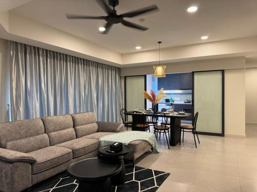 The Atrium at Jalan Ampang by OKBnB - Classy 3Bedroom Family Suite nearby KLCC , TRX and Pavilion KL