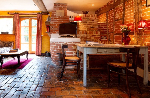 The Bakery, a honeymooners favourite, cosy, stylish with lovely walks and pubs