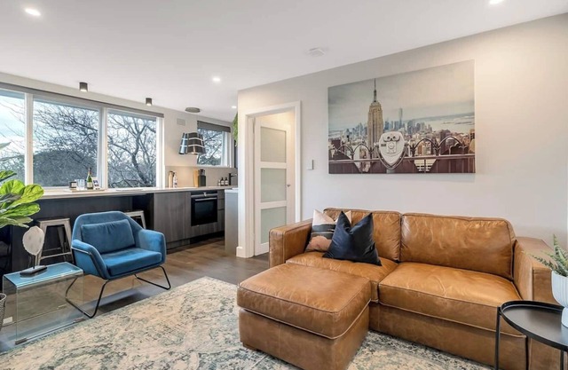 The Balmainer - Stylish, Unique, Executive Abode in the Heart of Balmain