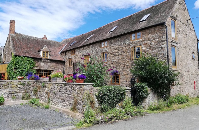 Le magasin d'orge, STREFFORD