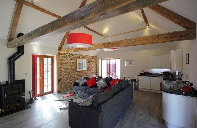 La grange à Flintstone Cottages près de Chichester Goodwood pour 4/6 personnes