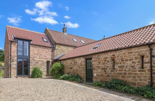 THE BARN @ IVY HOUSE, family friendly, with a garden in Thirsk