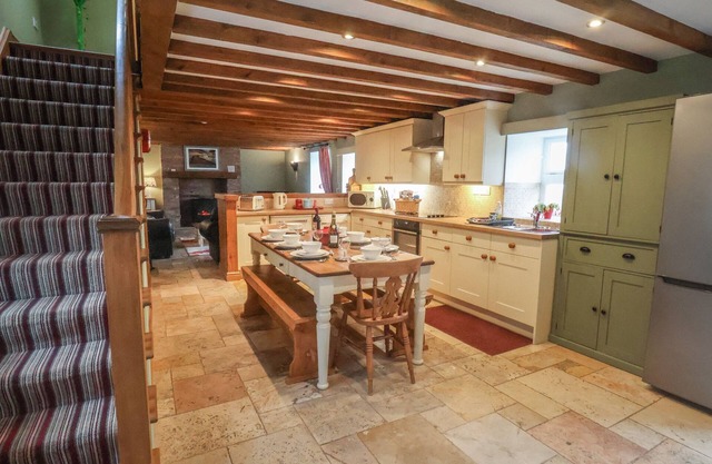 THE BARN, pet friendly, with a garden in Staithes