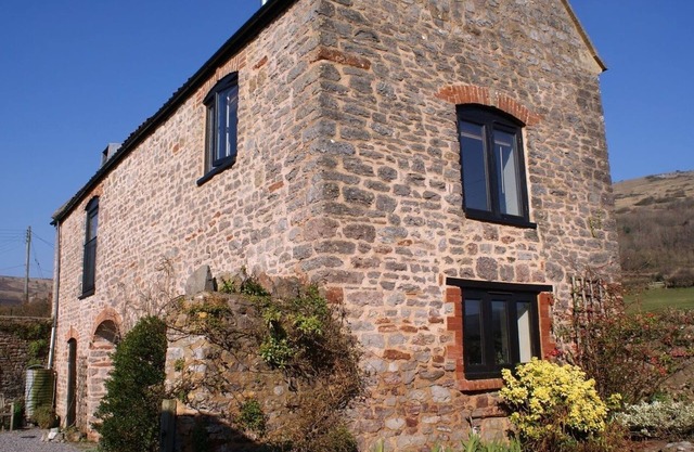 La grange, COMPTON BISHOP