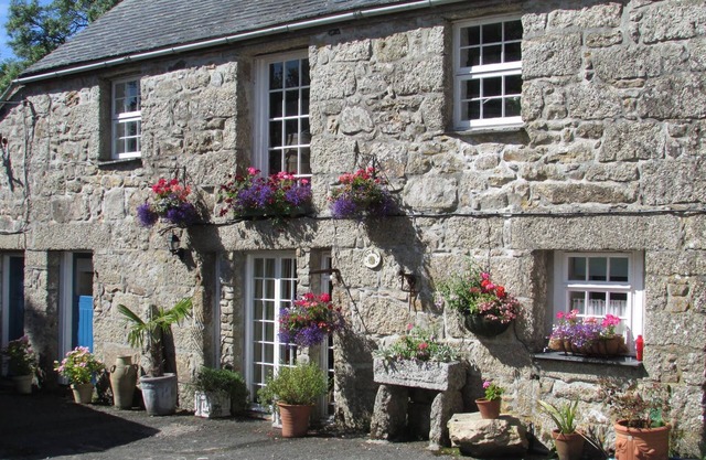 The Barn, rural St Ives, dog friendly, ground floor