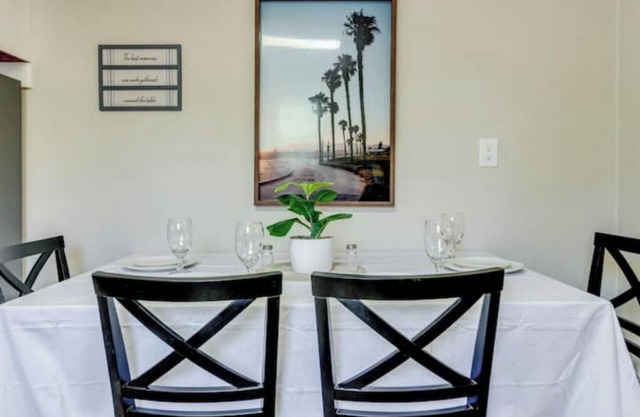 The Bayview Retreat 2BR Walk to the Beach!nn