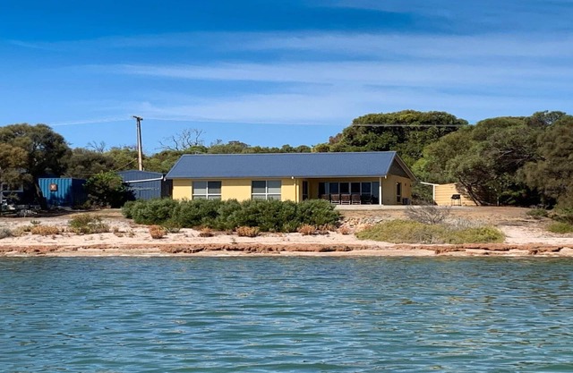The Beach House - Emplacement spectaculaire - Intimité - Droit sur la plage