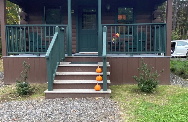 THE BEAR'S DEN Cute and cozy studio Maine cabin