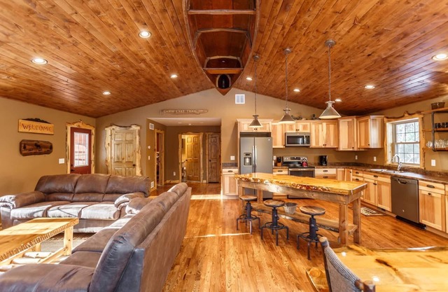*** La belle cabine 5BR Whitetail Ridge-Luxury, à quelques minutes du centre-ville ***